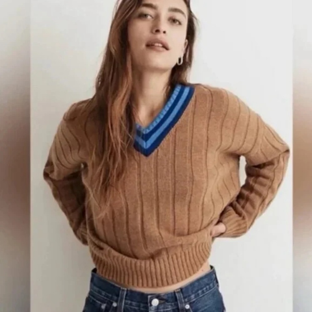 🌹 Madewell size medium Tipped V-Neck Oversized Sweater in Tan and Blue